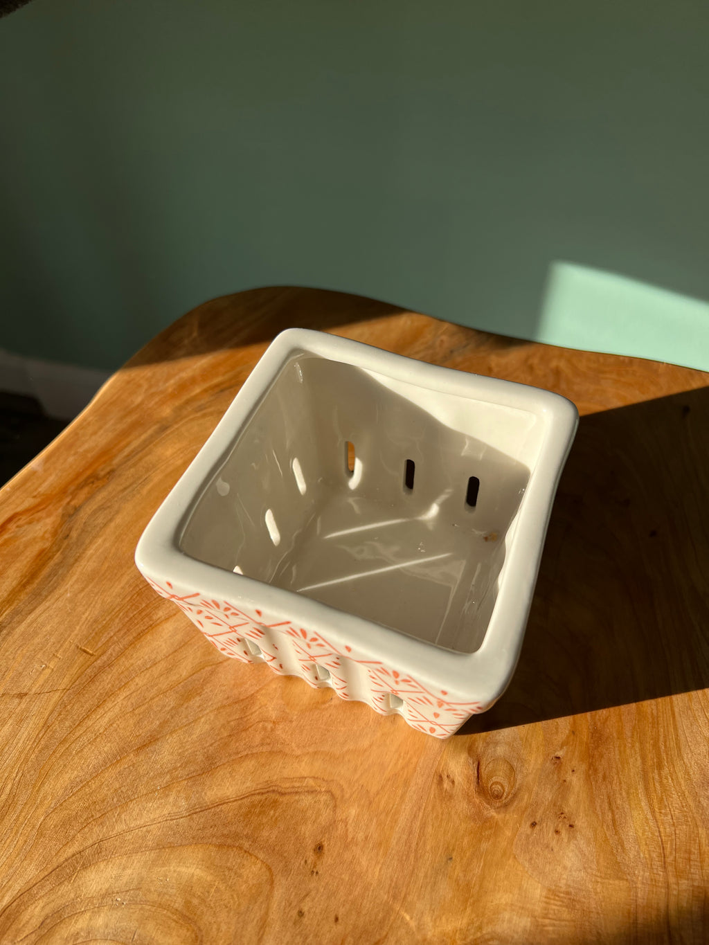 Berry Bowl w/ Pattern