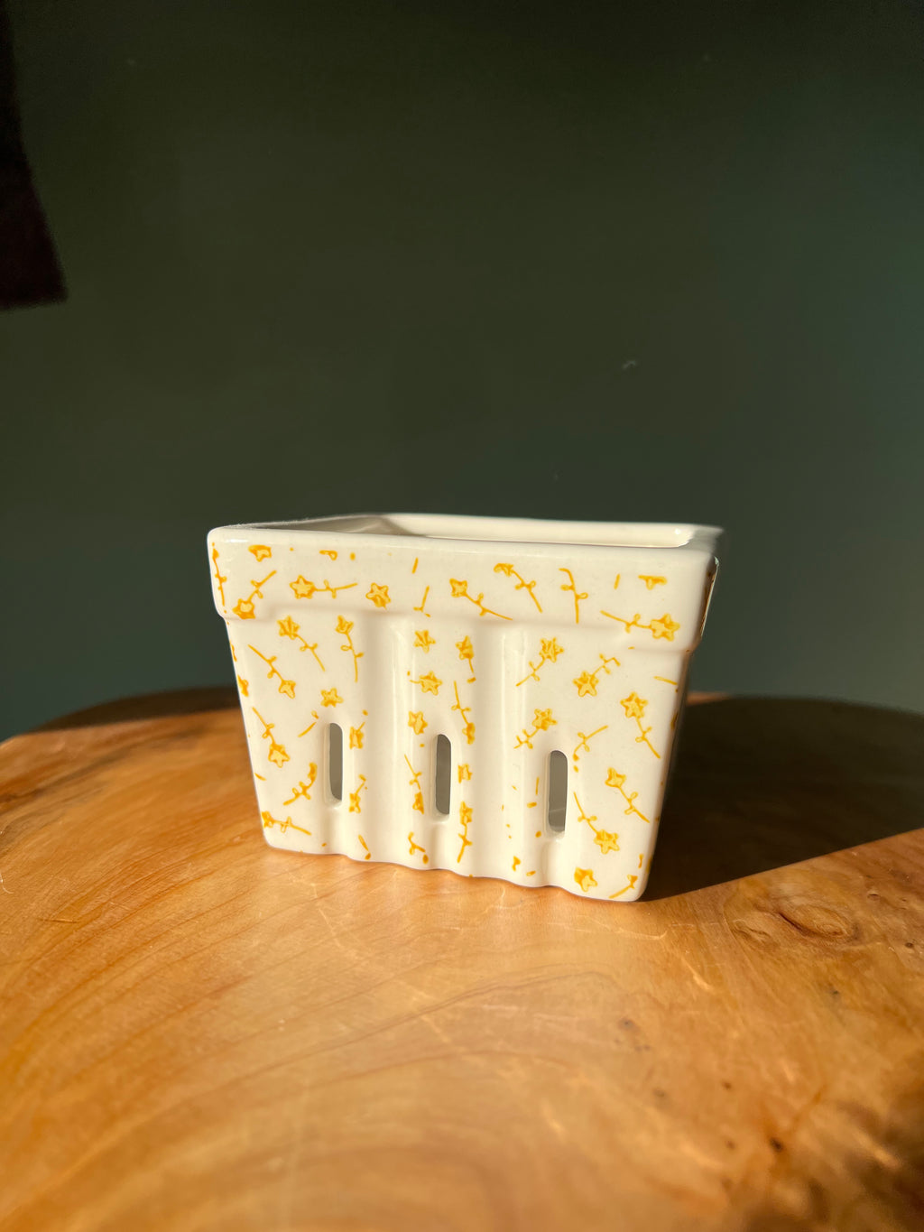 Berry Bowl w/ Pattern