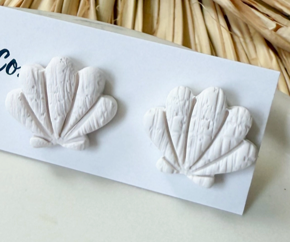 Clay Shell Stud Earring